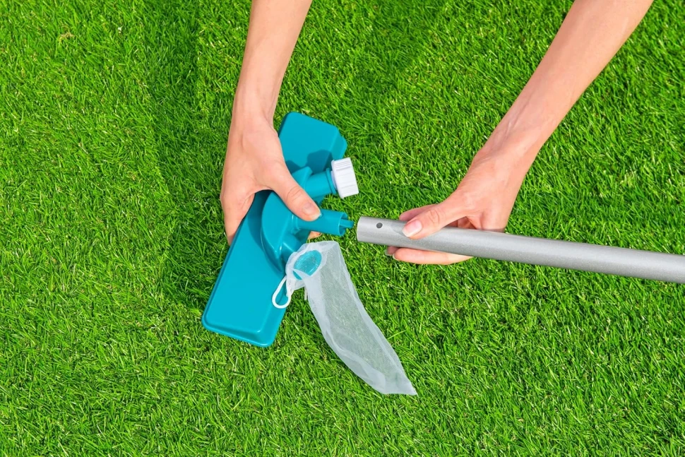 Набір для чищення басейну Bestway 58013 (скімер, вакуумна насадка, телескопічна ручка)