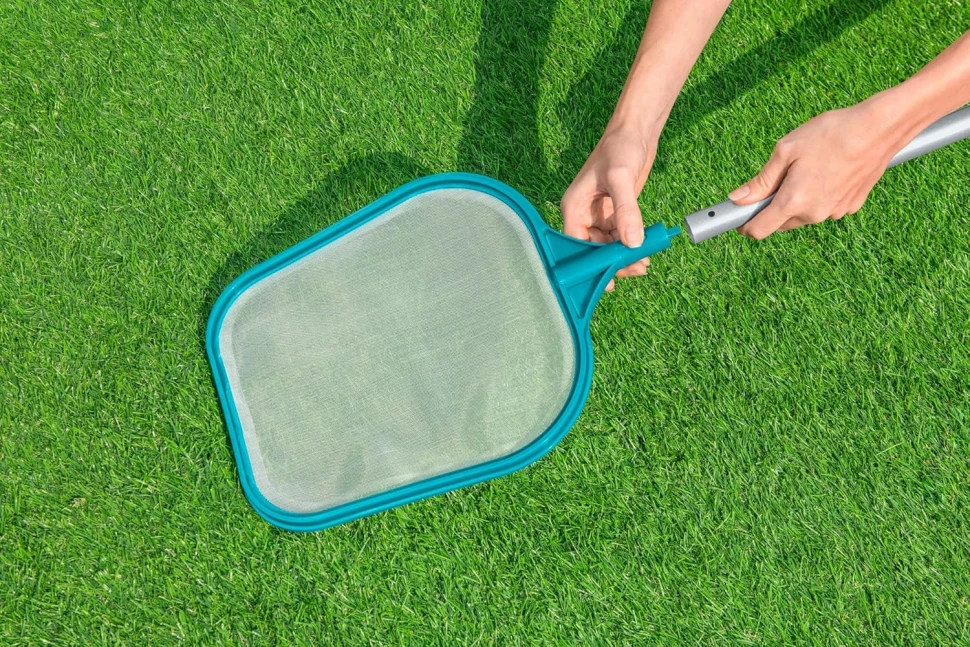 Набір для чищення басейну Bestway 58013 (скімер, вакуумна насадка, телескопічна ручка)