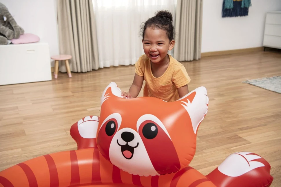 Надувной детский бассейн Bestway 52702 Панда (107x94x58 см) с мячиками