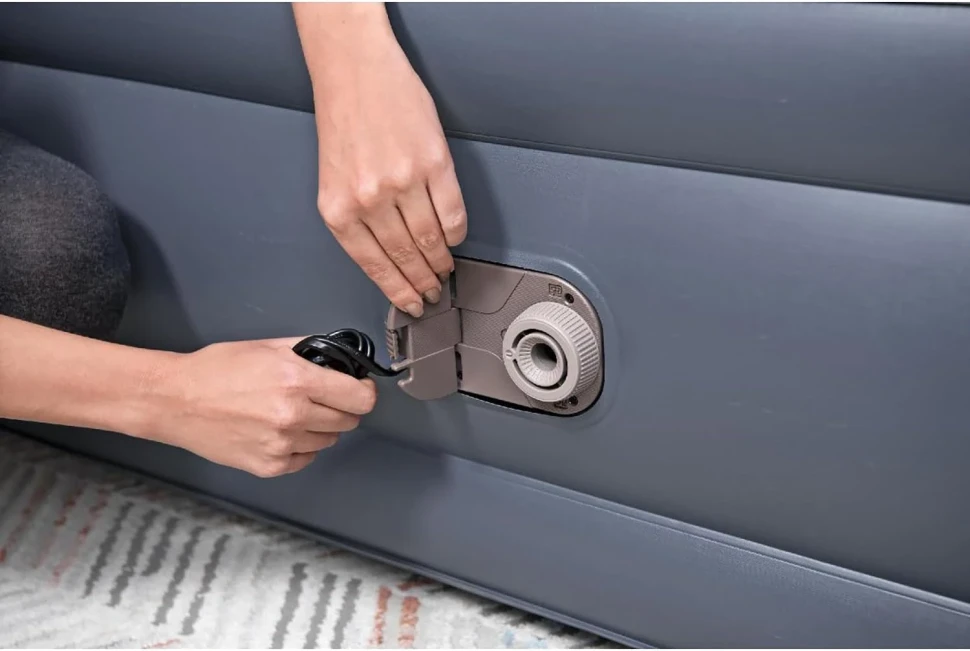 Надувне ліжко Bestway 671BD (229x152x84) з узголів'ям, вбудований насос