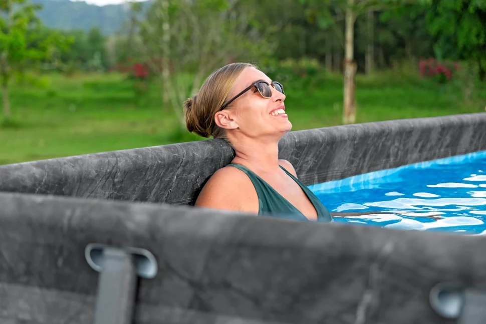 Каркасний басейн Bestway 561KG (732x366x132 см) пісочний насос-фільтр, сходи, тент, наповнювач для фільтра