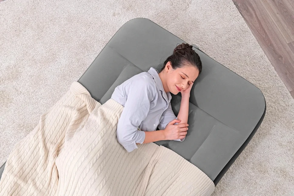 Надувне ліжко Bestway 67556 (188x99x30 см) з вбудованим насосом