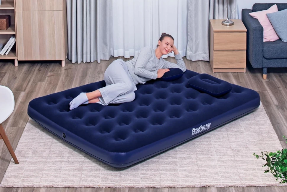 Надувной матрас Bestway 67374 (203x152x22) с насосом и 2 подушками