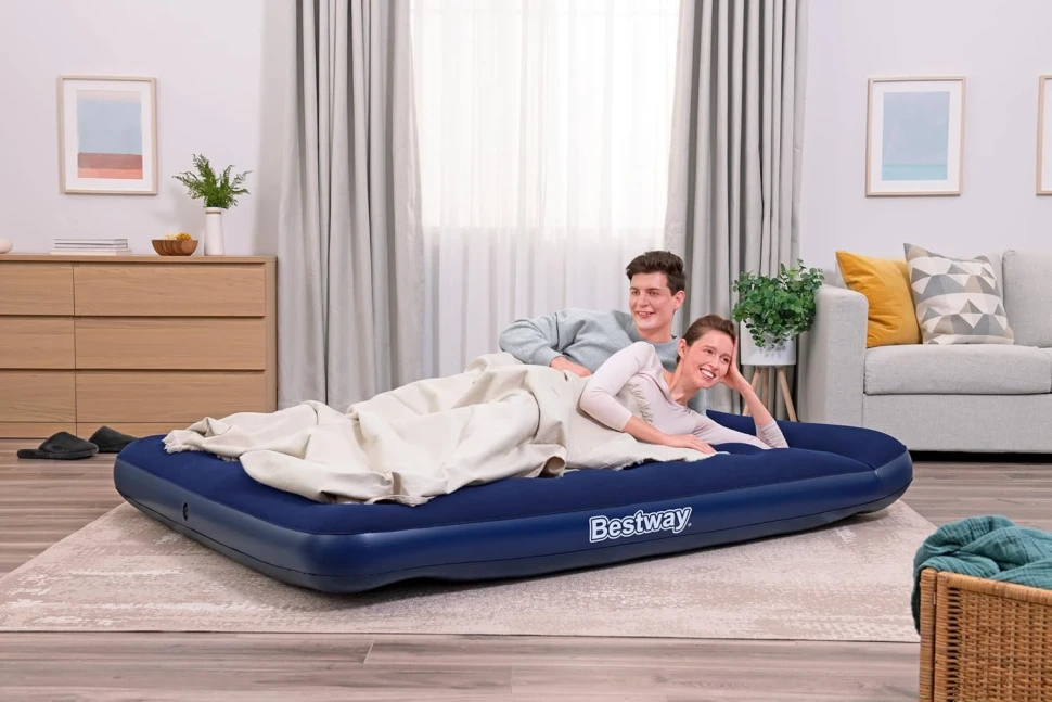 Надувной матрас Bestway 67226 (203x152x28) с подголовником, встроенный ножной насос