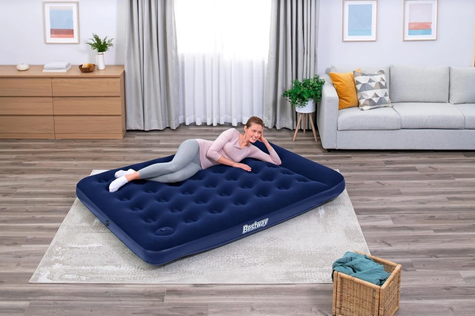 Надувной матрас Bestway 67226 (203x152x28) с подголовником, встроенный ножной насос