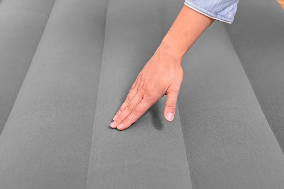 Надувне ліжко Bestway 67403 (203x152x46 см) з вбудованим насосом