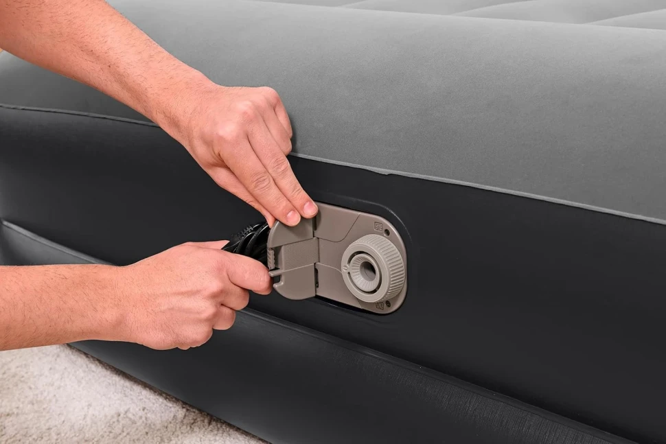 Надувне ліжко Bestway 67403 (203x152x46 см) з вбудованим насосом