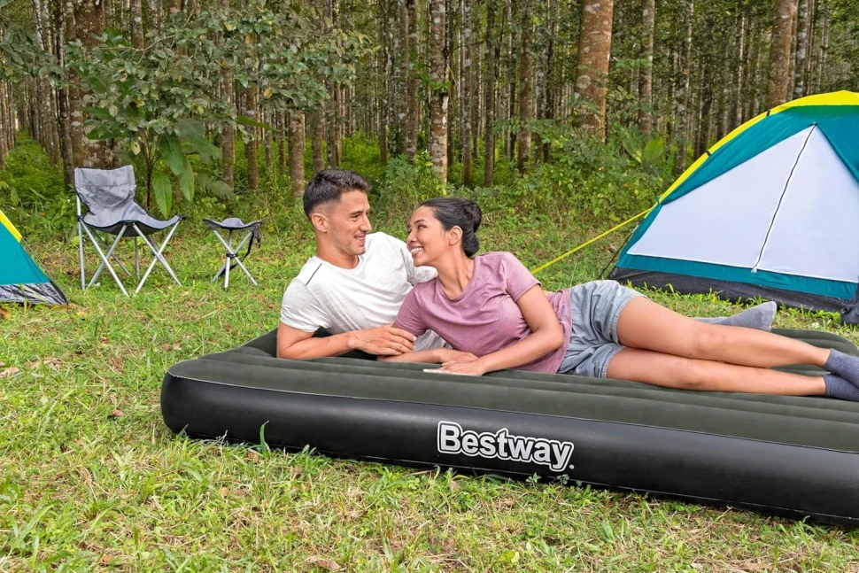 Надувная кровать Bestway 6716S (203x152x25) c встроенным насосом USB