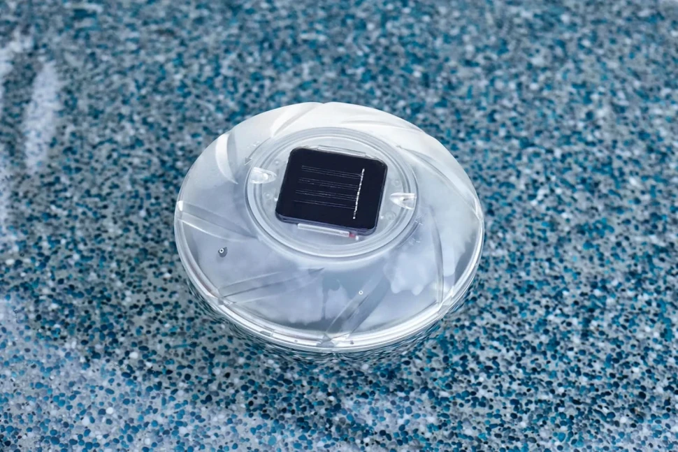 Лампа поплавок Bestway 58111 на сонячній батареї для басейну.