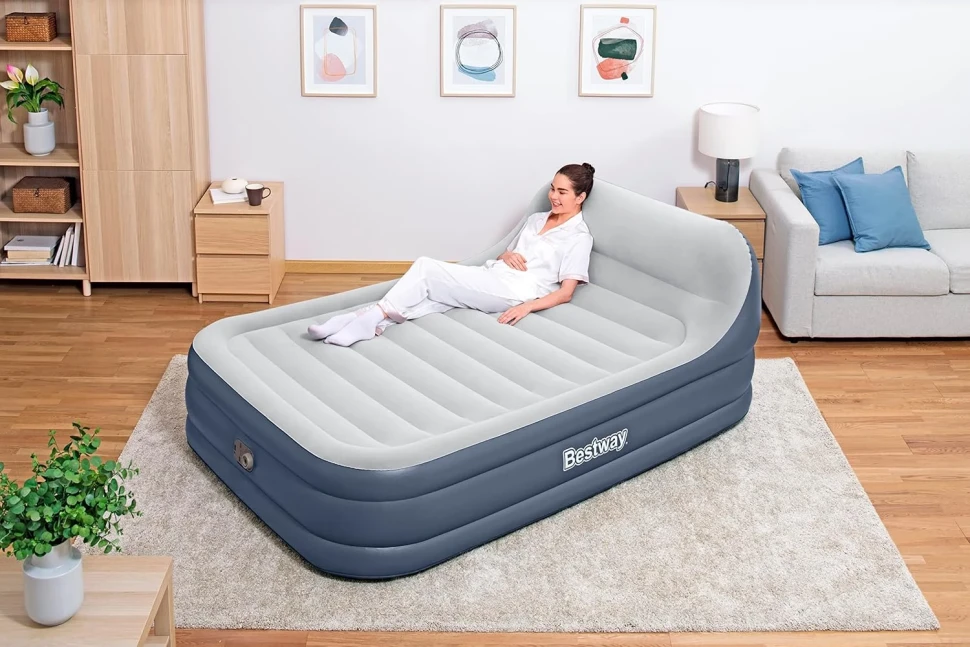 Надувная кровать Bestway 67923 (226x152x84) c изголовьем, встроенный насос