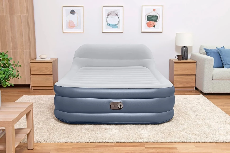 Надувная кровать Bestway 67923 (226x152x84) c изголовьем, встроенный насос