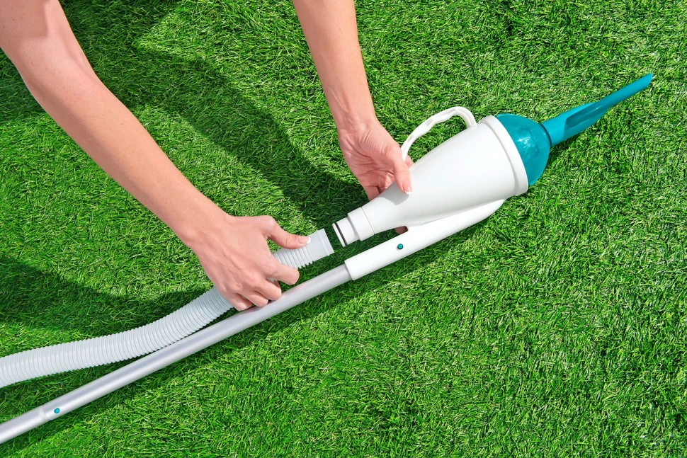 Набір для чищення басейну Bestway 58212 (пилосос від 2006 л/год, насадки, щітка, телескопічна ручка)