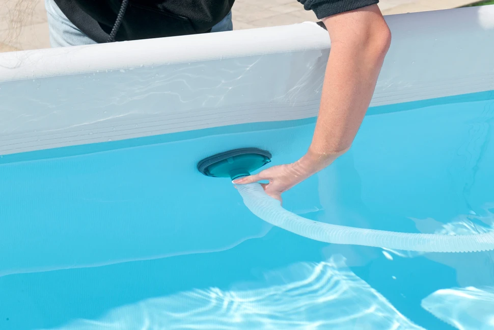 Набір для чищення басейну Bestway 58212 (пилосос від 2006 л/год, насадки, щітка, телескопічна ручка)